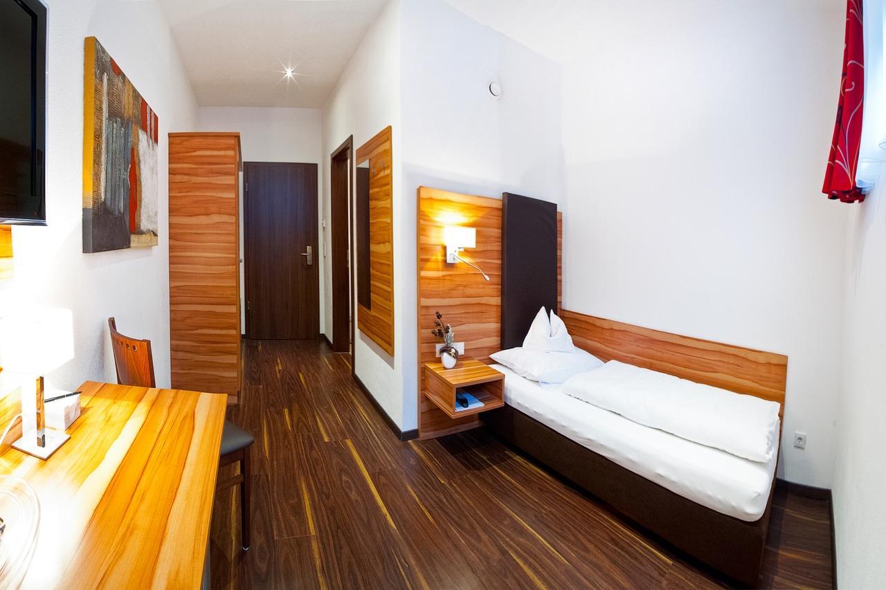 Hotel-Renner Buchbach Pokoj fotografie